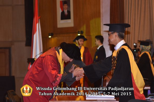 Wisuda Unpad Gel III TA 2014_2015  Fakultas Peternakan oleh Rektor 015
