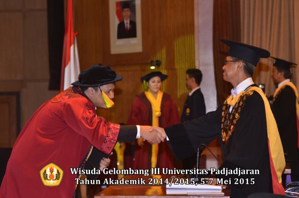 Wisuda Unpad Gel III TA 2014_2015  Fakultas Ilmu Komunikasi oleh Rektor  001