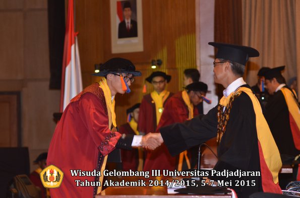 Wisuda Unpad Gel III TA 2014_2015  Fakultas Teknik Geologi oleh Rektor 002
