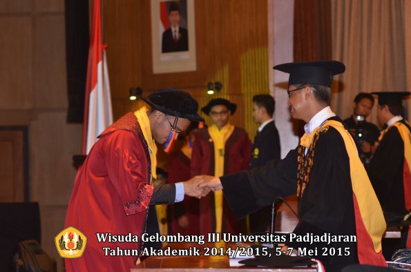 Wisuda Unpad Gel III TA 2014_2015  Fakultas Teknik Geologi oleh Rektor 003