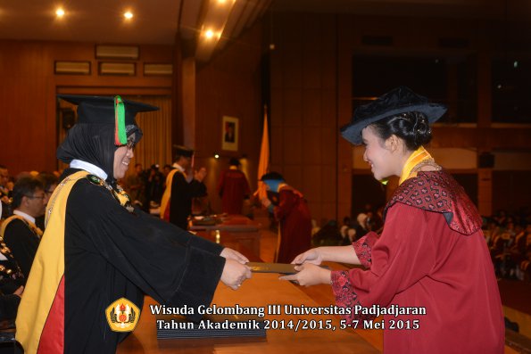 Wisuda Unpad Gel III TA 2014_2015 Fakultas Mipa oleh Dekan 012
