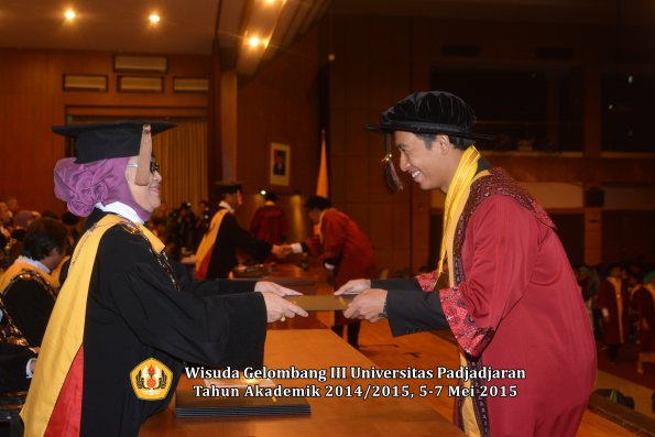 Wisuda Unpad Gel III TA 2014_2015  Fakultas Peternakan oleh Dekan 014