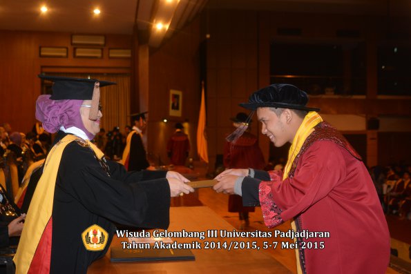 Wisuda Unpad Gel III TA 2014_2015  Fakultas Peternakan oleh Dekan 016