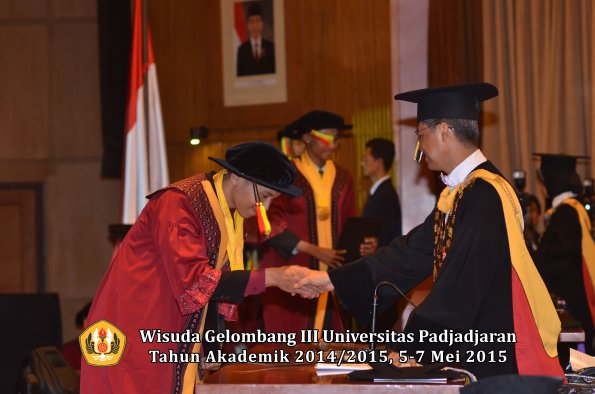 Wisuda Unpad Gel III TA 2014_2015 Fakultas Mipa oleh Rektor 002