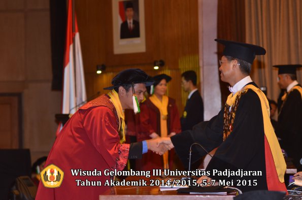 Wisuda Unpad Gel III TA 2014_2015 Fakultas Pertanian oleh Rektor 002