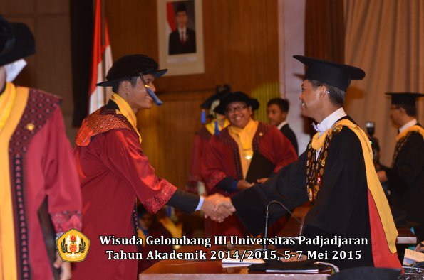 Wisuda Unpad Gel III TA 2014_2015 Fakultas ISIP oleh Rektor  007