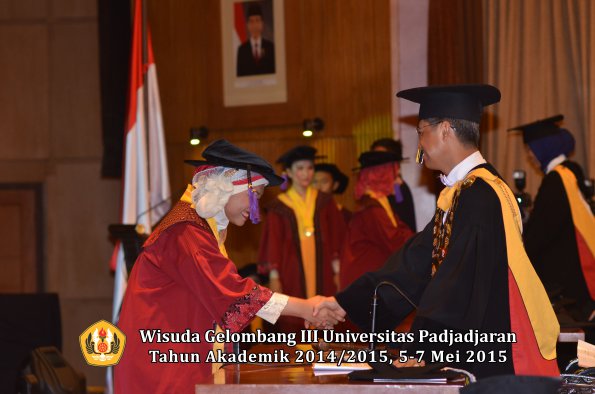 Wisuda Unpad Gel III TA 2014_2015  Fakultas Psikologi oleh Rektor 003