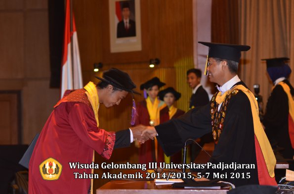 Wisuda Unpad Gel III TA 2014_2015  Fakultas Psikologi oleh Rektor 006