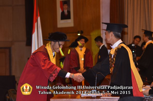 Wisuda Unpad Gel III TA 2014_2015  Fakultas Ilmu Komunikasi oleh Rektor 002