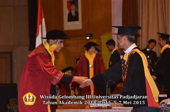 Wisuda Unpad Gel III TA 2014_2015  Fakultas Ilmu Komunikasi oleh Rektor 008