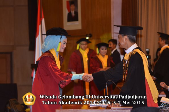Wisuda Unpad Gel III TA 2014_2015  Fakultas Ilmu Komunikasi oleh Rektor 014