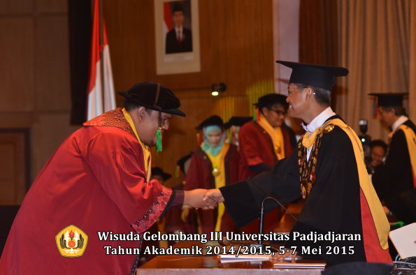 Wisuda Unpad Gel III TA 2014_2015  Fakultas TIP oleh Rektor  004