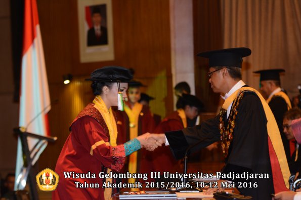 Wisuda Unpad Gel III TA 2015_2016 Fakultas Pertanian oleh Rektor  095