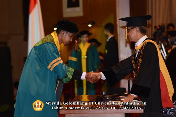 Wisuda Unpad Gel III TA 2015_2016  Fakultas Peternakan oleh Rektor  003