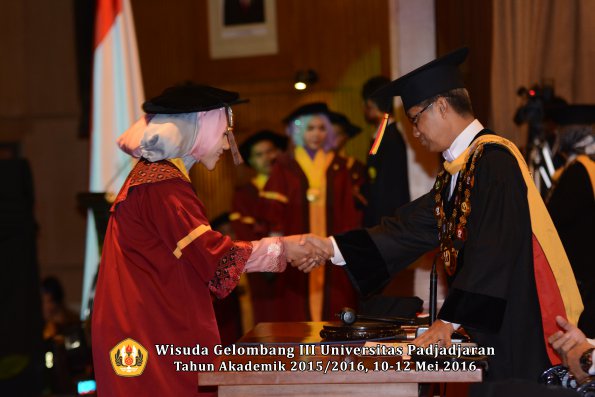 Wisuda Unpad Gel III TA 2015_2016  Fakultas Peternakan oleh Rektor  013