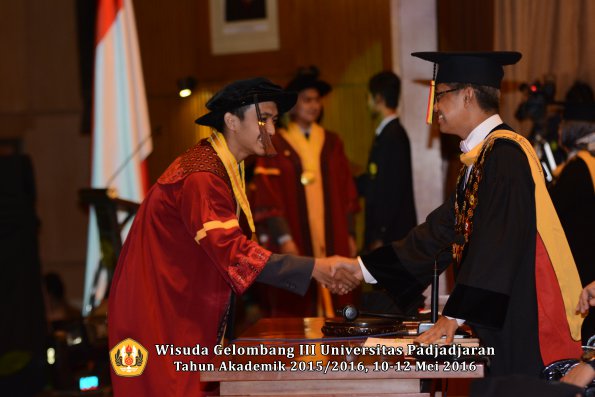 Wisuda Unpad Gel III TA 2015_2016  Fakultas Peternakan oleh Rektor  024