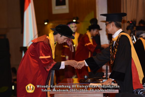 Wisuda Unpad Gel III TA 2015_2016  Fakultas Peternakan oleh Rektor  028