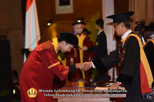 Wisuda Unpad Gel III TA 2015_2016  Fakultas Peternakan oleh Rektor  029