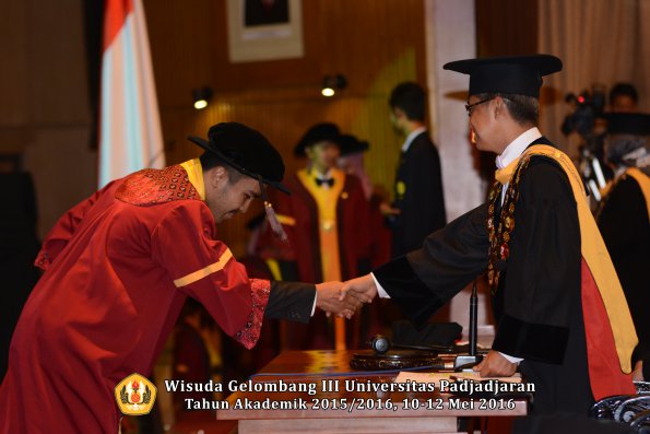 Wisuda Unpad Gel III TA 2015_2016  Fakultas Peternakan oleh Rektor  032