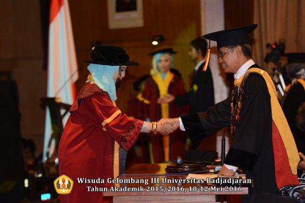 Wisuda Unpad Gel III TA 2015_2016  Fakultas Peternakan oleh Rektor  059