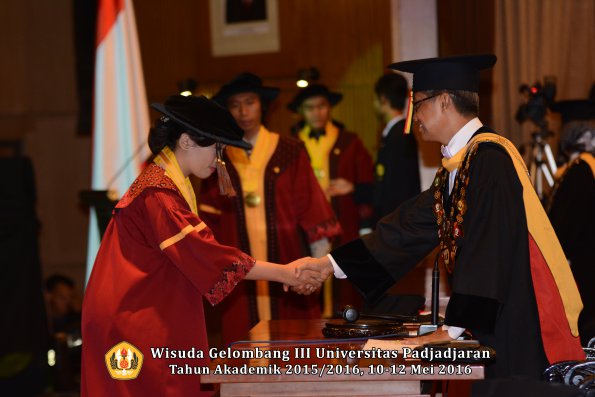 Wisuda Unpad Gel III TA 2015_2016  Fakultas Peternakan oleh Rektor  083