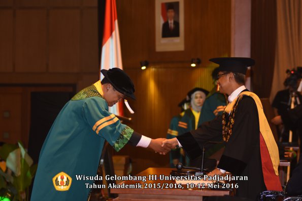 Wisuda Unpad Gel III TA 2015_2016  Sekolah Pascasarjana oleh Rektor 008