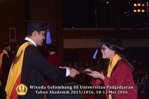 Wisuda Unpad Gel III TA 2015_2016 Fakultas ISIP oleh Dekan  168