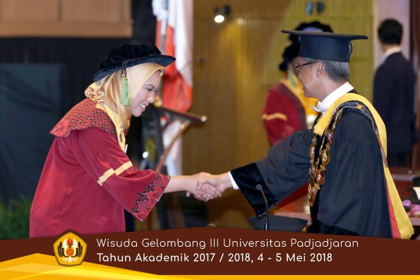 Wisuda Unpad Gel I I I TA 2017-2018  Fakultas Kedokteran oleh Rektor 116 by ( PAPYRUS PHOTO)