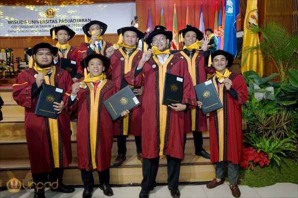 LIPUTAN WISUDA UNPAD GEL III TA 2022-2023  SESI I (118)