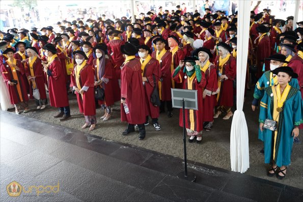 LIPUTAN WISUDA UNPAD GEL III TA 2022-2023  SESI II (69)