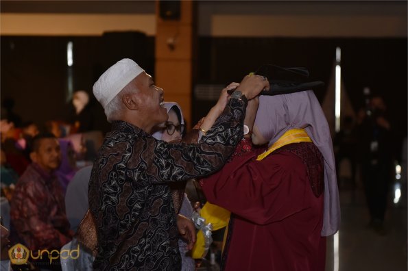 LIPUTAN WISUDA UNPAD GEL III TA 2022-2023  SESI III (42)