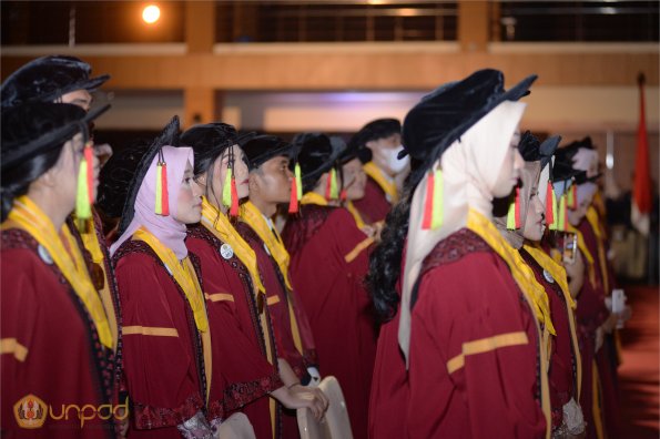 LIPUTAN WISUDA UNPAD GEL III TA 2022-2023  SESI III (8)