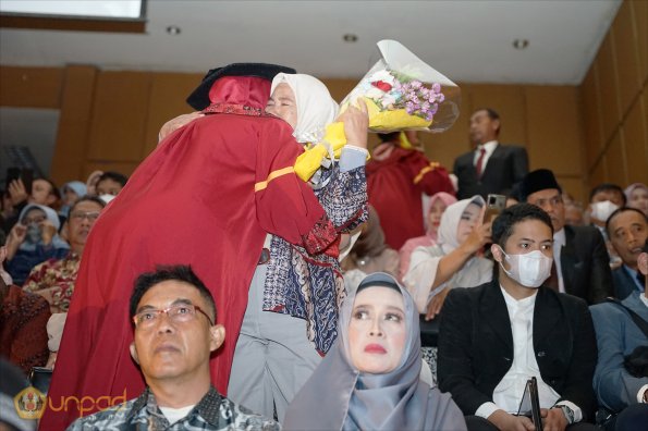 LIPUTAN WISUDA UNPAD GEL III TA 2022-2023  SESI III (89)