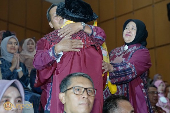 LIPUTAN WISUDA UNPAD GEL III TA 2022-2023  SESI III (93)