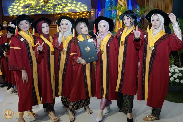 LIPUTAN WISUDA UNPAD GEL III TA 2022-2023  SESI III (95)