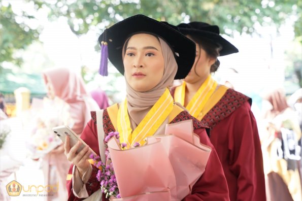 LIPUTAN WISUDA UNPAD GEL III TA 2022-2023  SESI IV (32)