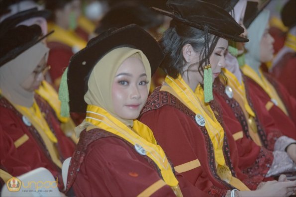 LIPUTAN WISUDA UNPAD GEL III TA 2022-2023  SESI IV (74)