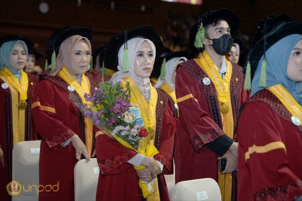 LIPUTAN WISUDA UNPAD GEL III TA 2022-2023  SESI IV (80)