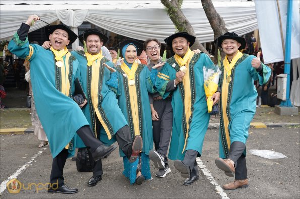 LIPUTAN WISUDA UNPAD GEL III TA 2022-2023  SESI IV (95)