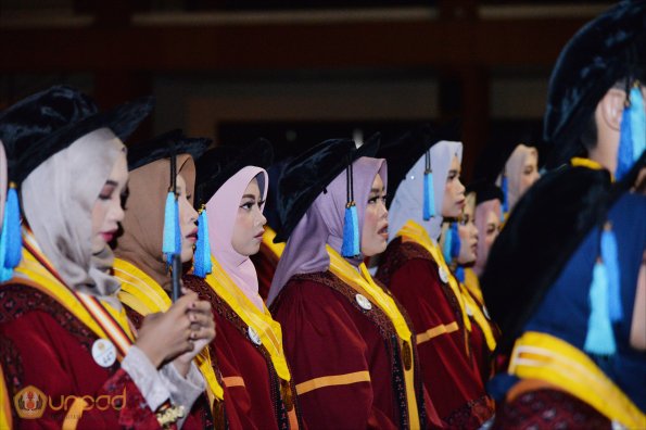 LIPUTAN WISUDA UNPAD GEL III TA 2022-2023  SESI V (5)