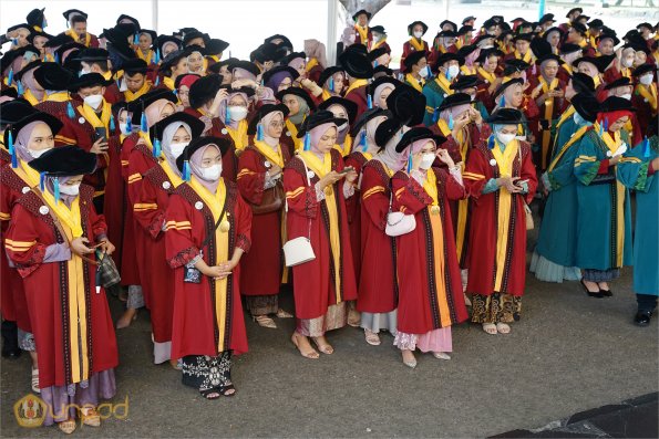 LIPUTAN WISUDA UNPAD GEL III TA 2022-2023  SESI V (69)