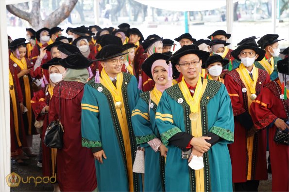 LIPUTAN WISUDA UNPAD GEL III TA 2022-2023  SESI V (70)