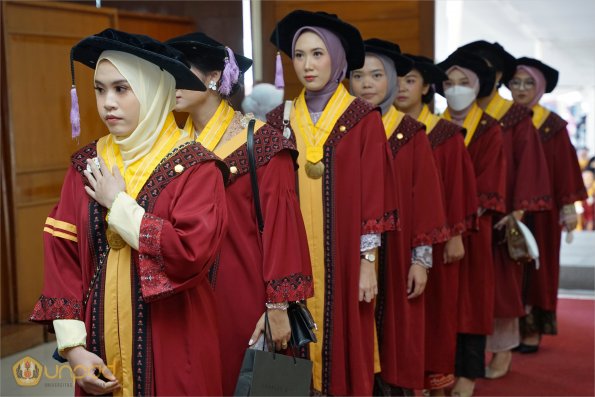 LIPUTAN WISUDA UNPAD GEL III TA 2022-2023  SESI V (71)