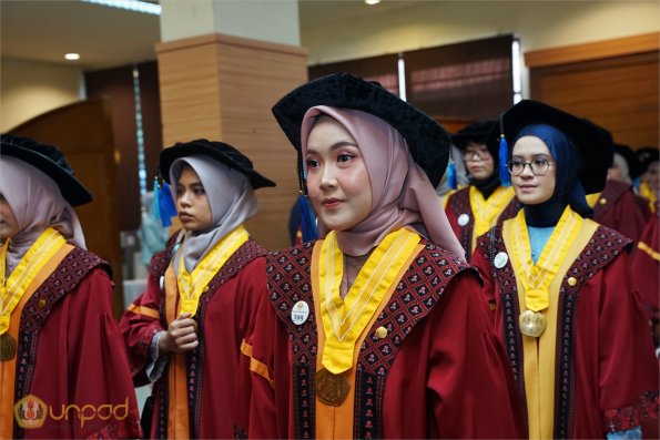 LIPUTAN WISUDA UNPAD GEL III TA 2022-2023  SESI V (77)