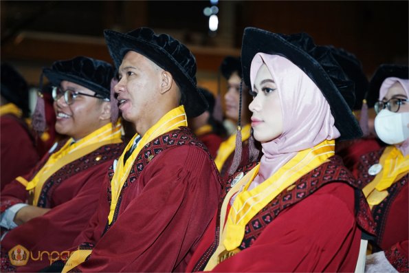 LIPUTAN WISUDA UNPAD GEL III TA 2022-2023  SESI V (80)