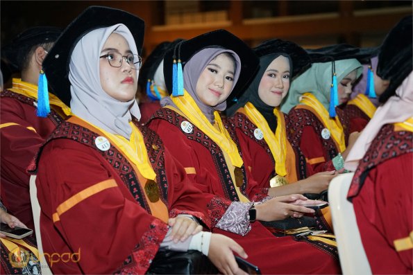 LIPUTAN WISUDA UNPAD GEL III TA 2022-2023  SESI V (87)