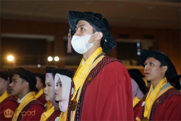 LIPUTAN WISUDA UNPAD GEL III TA 2022-2023  SESI V (95)