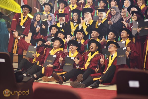 WISUDA UNPAD GEL III TA 2024-2025 (15)