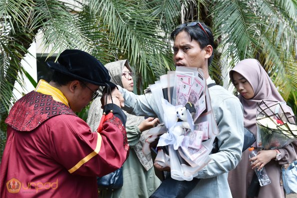 WISUDA UNPAD GEL III TA 2024-2025 (41)