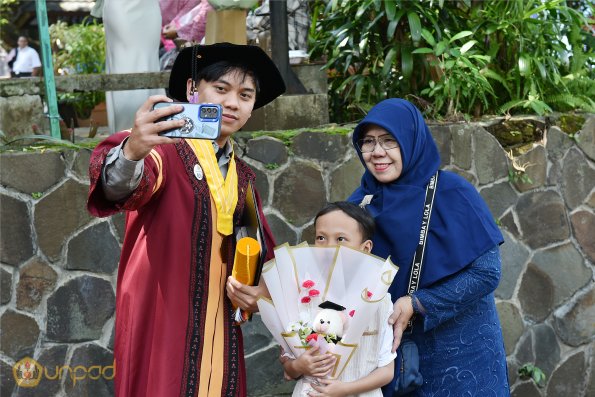 WISUDA UNPAD GEL III TA 2024-2025 (45)